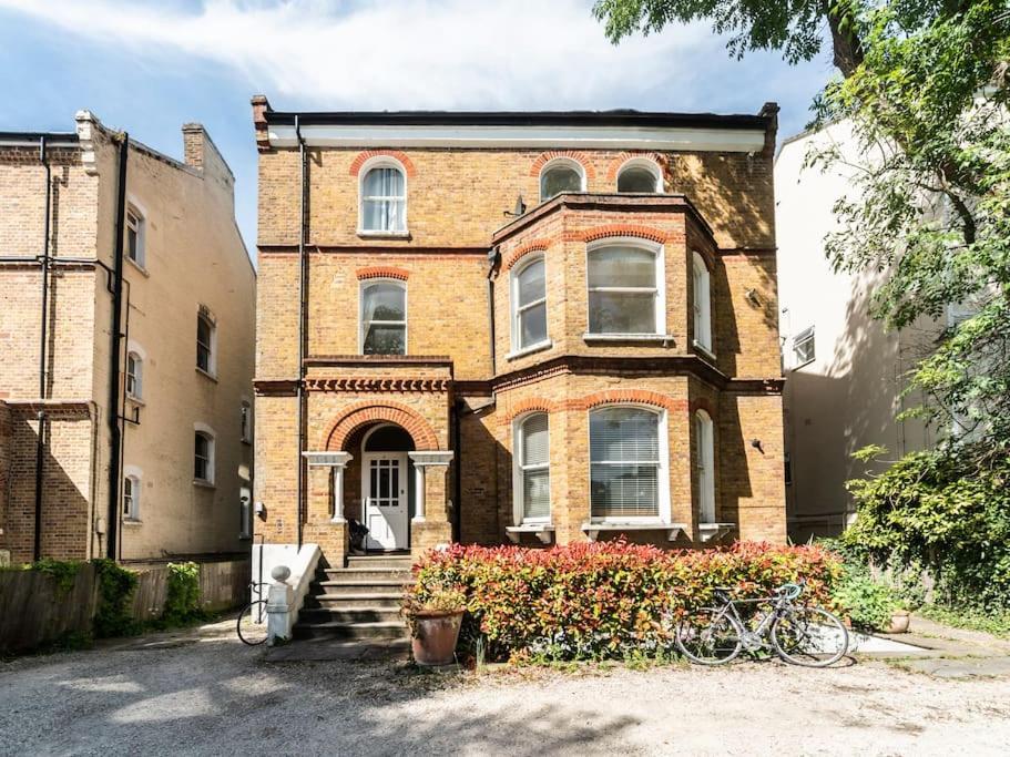 Surbiton Garden Flat Lägenhet Exteriör bild